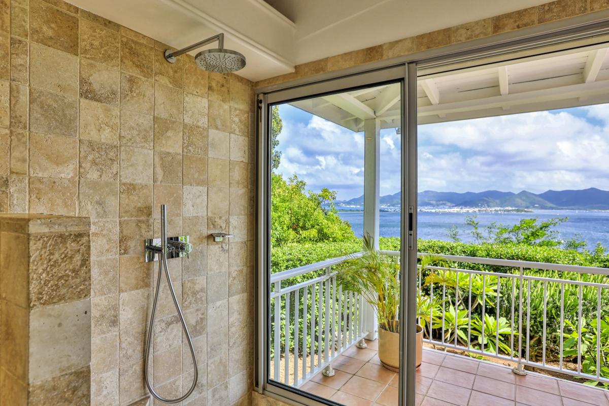 A louer villa 3 chambre Terres Basses Saint Martin_ Salle d'eau - 25